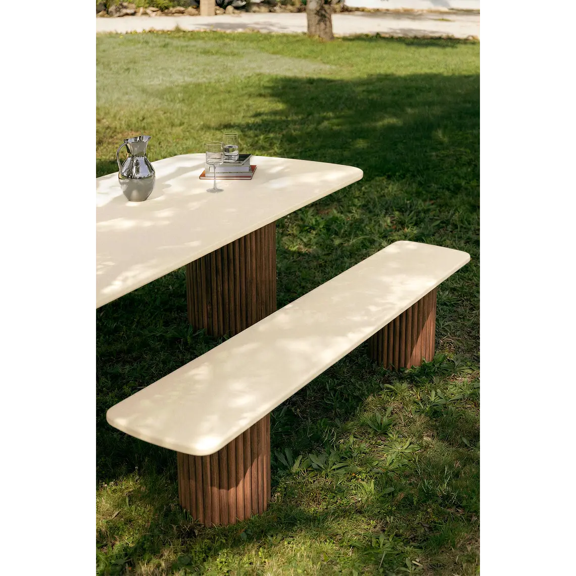 Banco de jardín en cemento y madera de acacia Darina 1
