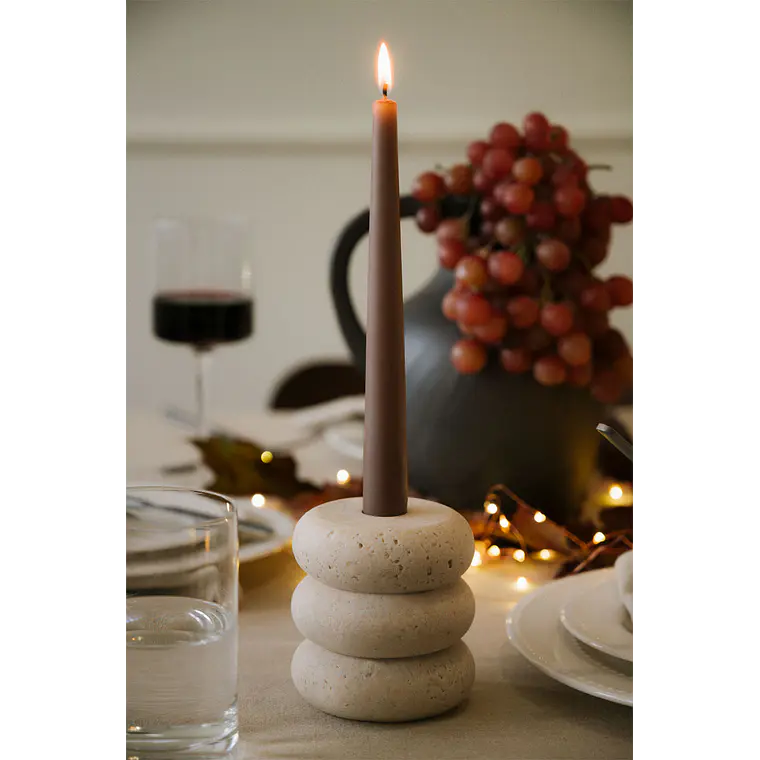 Candelabro en resina Orna 1