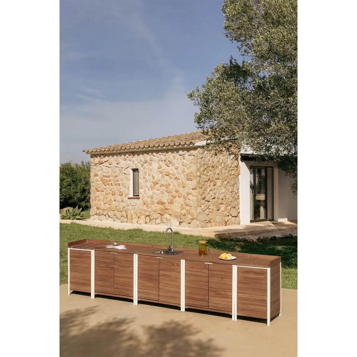 Cocina modular de exterior de 6 piezas con fregadero y almacenaje en madera de acacia Orlina 1