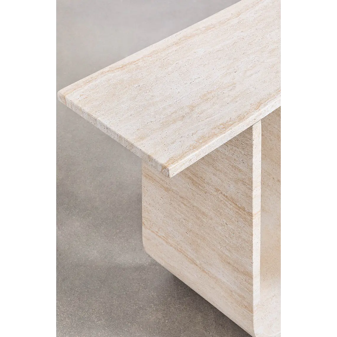 Consola de exterior en cemento look travertino Norina 6
