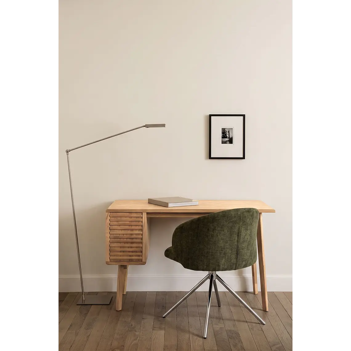 Escritorio 125x60 cm en madera 1