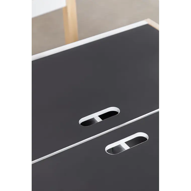 Ilaira · Set infantil de mesa y 2 sillas 7