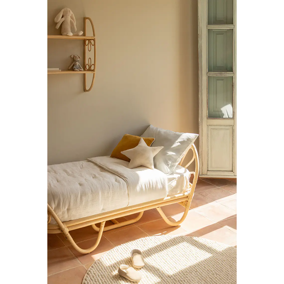 Nerina · Cama infantil de ratán con colchón 2