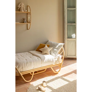 Nerina · Cama infantil de ratán con colchón