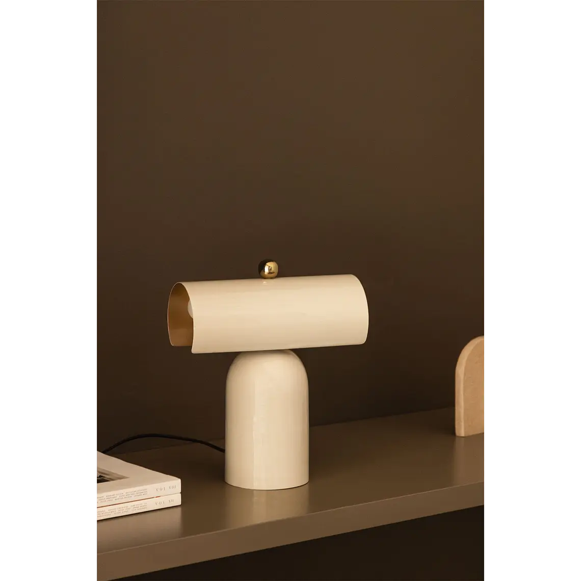 Lámpara de mesa en hierro 2
