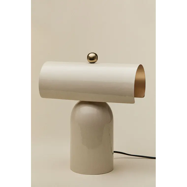 Lámpara de mesa en hierro 3