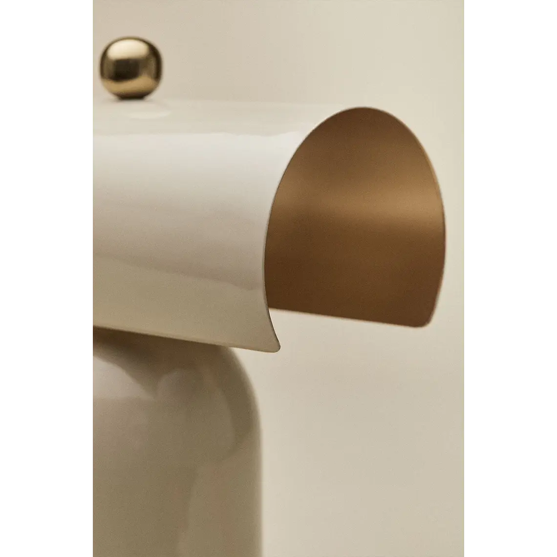 Lámpara de mesa en hierro 5