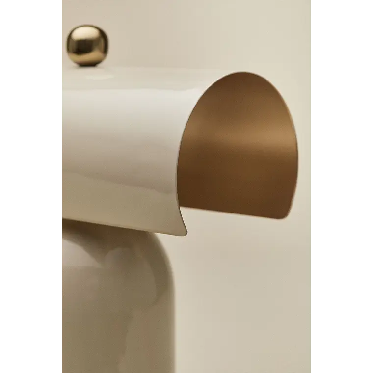 Lámpara de mesa en hierro 5