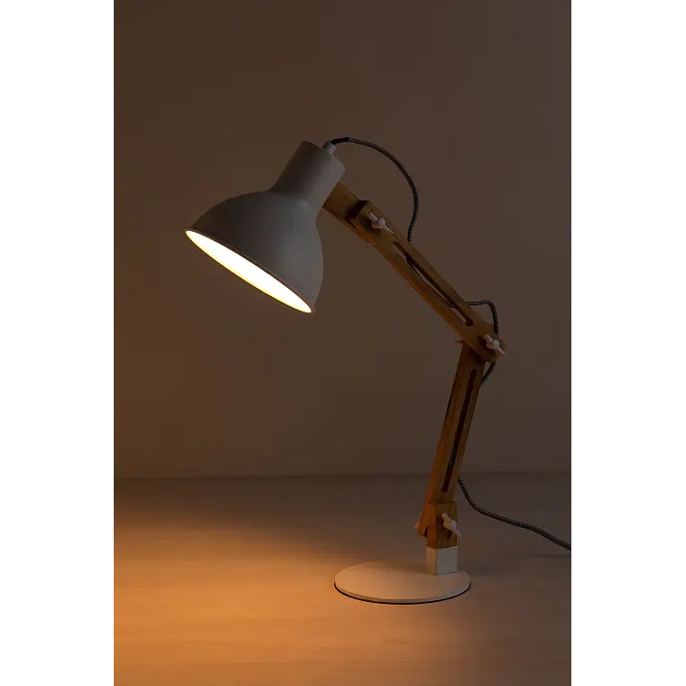 Lámpara de mesa en madera y hierro 4