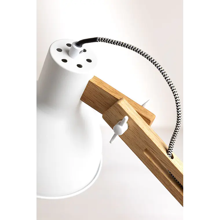 Lámpara de mesa en madera y hierro 6