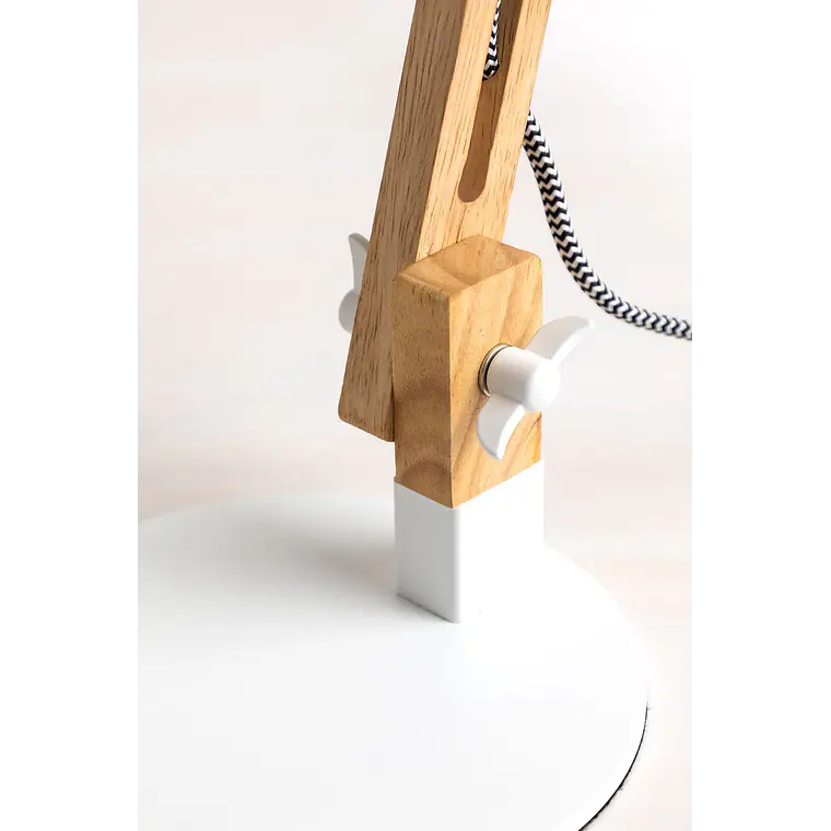 Lámpara de mesa en madera y hierro 7
