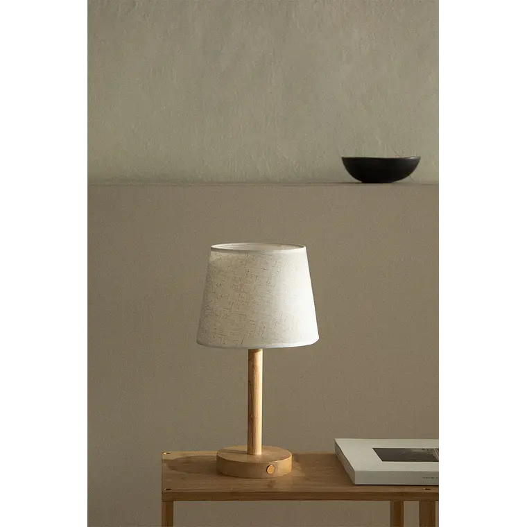 Lámpara de mesa inalámbrica en madera 2