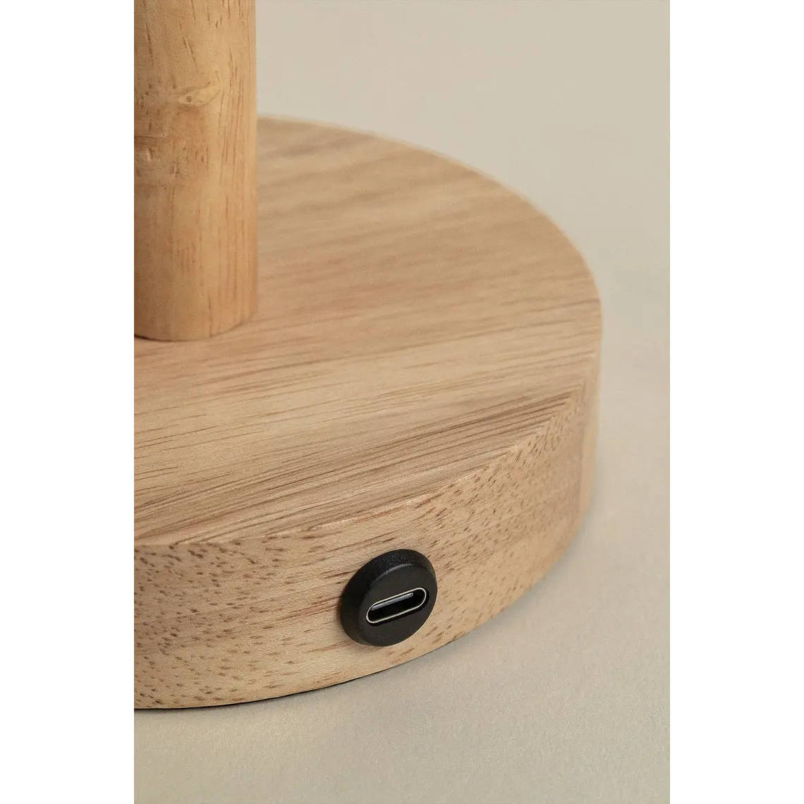 Lámpara de mesa inalámbrica en madera 7