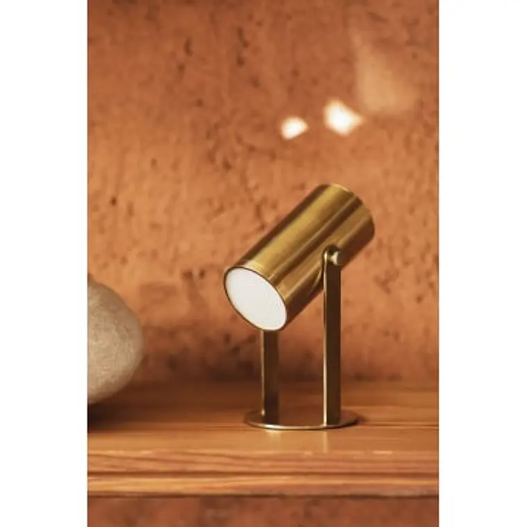 Lámpara de mesa LED orientable e inalámbrica en hierro 11
