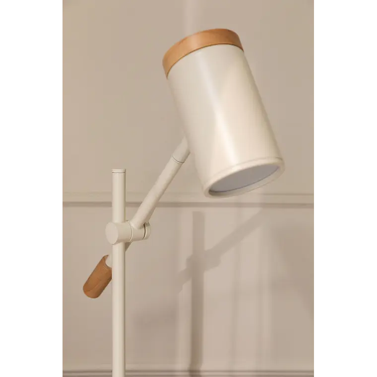 Lámpara de mesa orientable en hierro 3