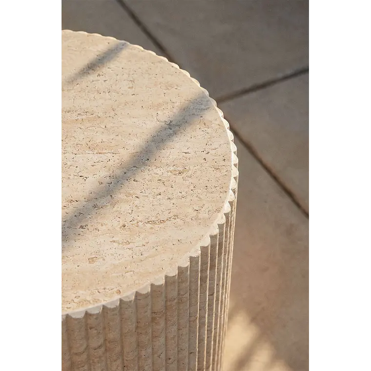 Mesa auxiliar para jardín redonda Ø40 cm en cemento look travertino Morina 3