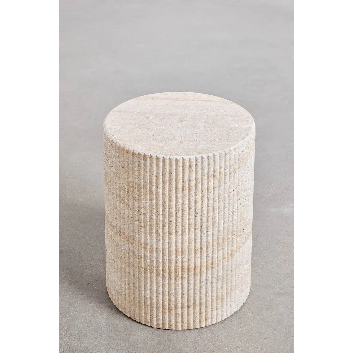 Mesa auxiliar para jardín redonda Ø40 cm en cemento look travertino Morina 5