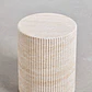 Mesa auxiliar para jardín redonda Ø40 cm en cemento look travertino Morina - Miniatura 5