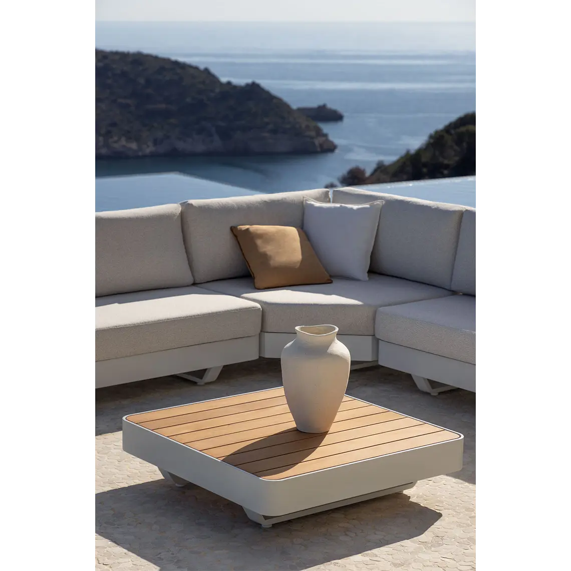 Mesa de centro para jardín cuadrada 90x90 cm en aluminio y madera de teca Gavena 1
