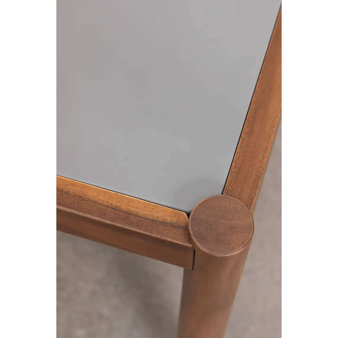 Mesa de centro para jardín en cemento y madera de acacia Damia 4