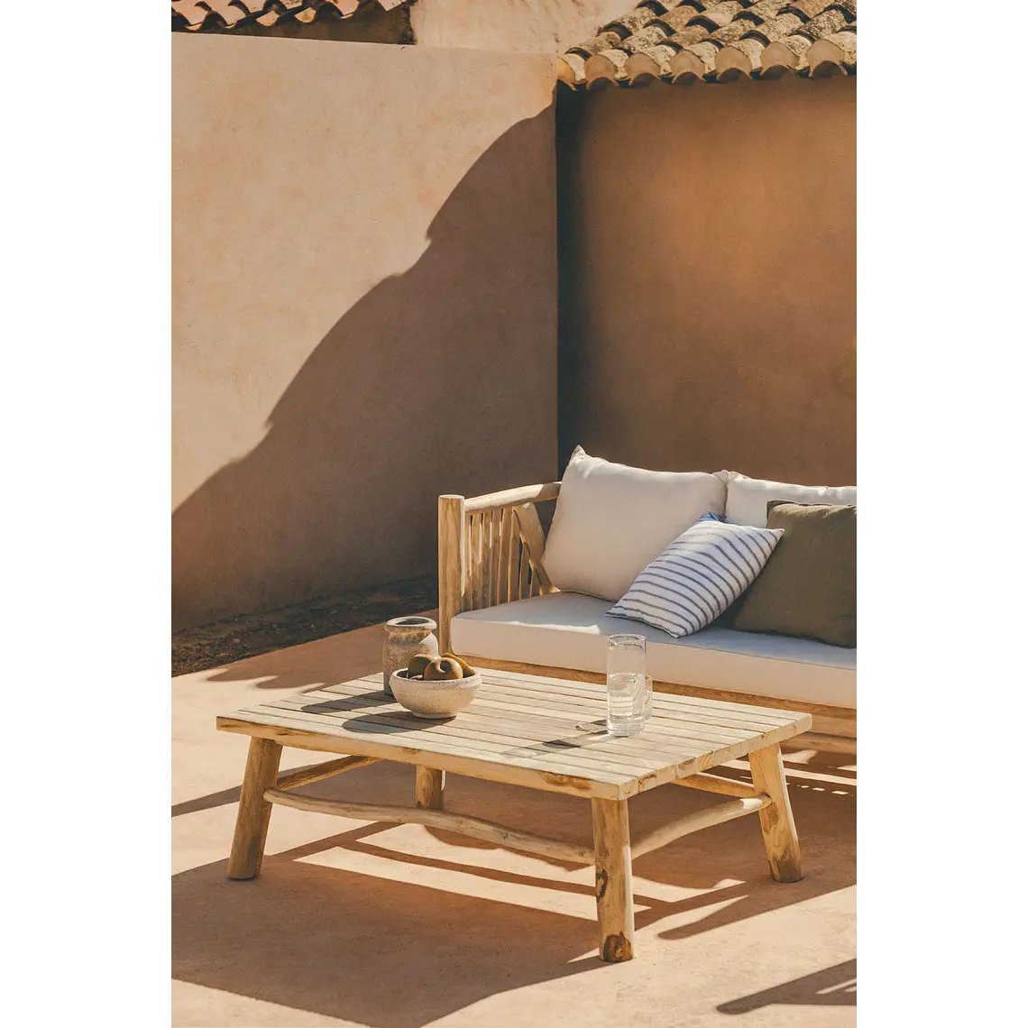 Mesa de centro para jardín rectangular 120x80 cm en madera de teca Erenia 1