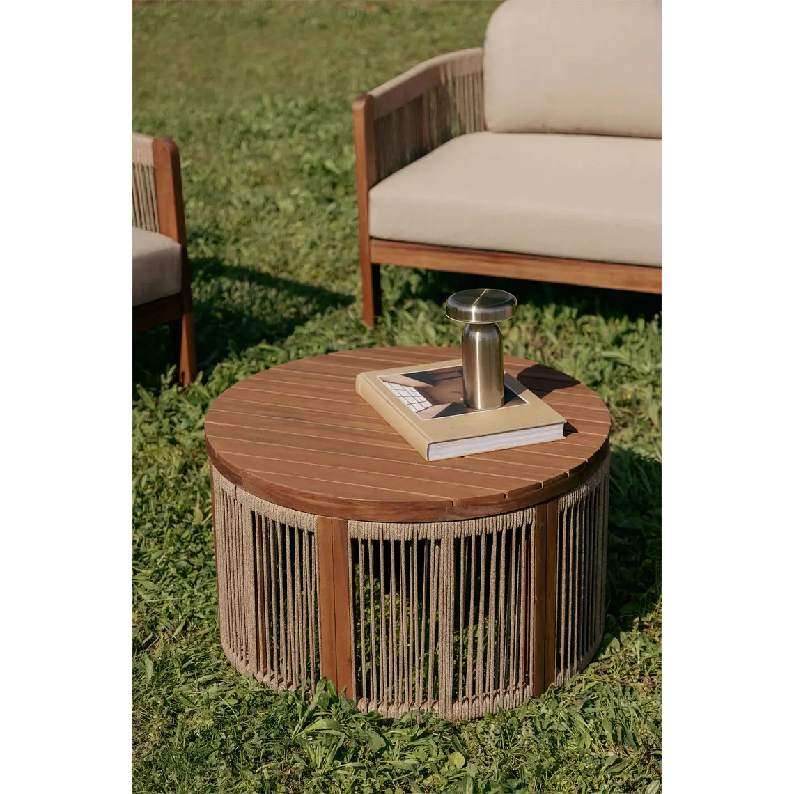 Mesa de centro para jardín redonda Ø70 cm en madera de acacia y cuerda trenzada Branova 2