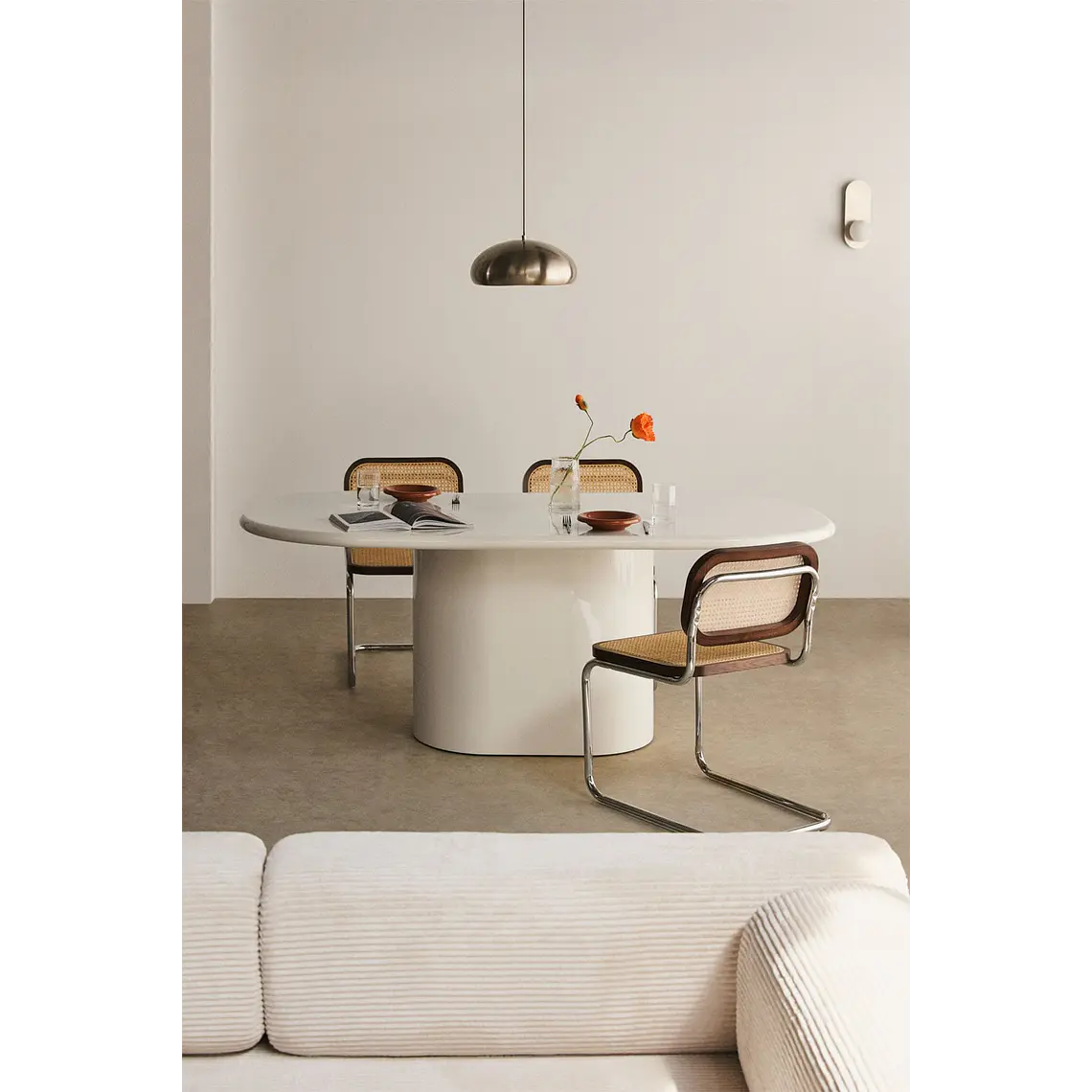 Mesa de comedor ovalada 200x105 cm en MDF 1