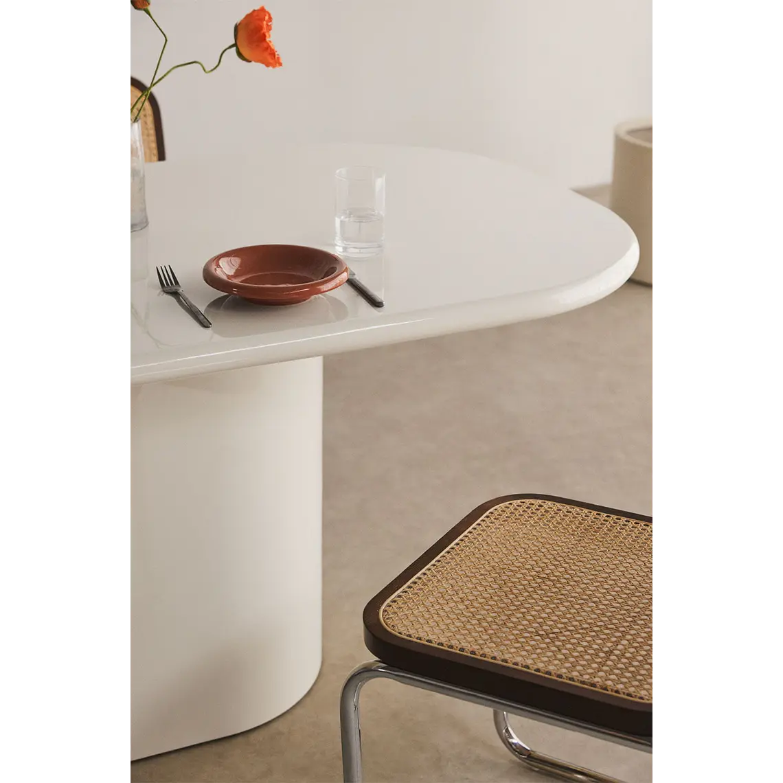 Mesa de comedor ovalada 200x105 cm en MDF 2