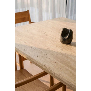 Mesa de comedor rectangular 240x110 cm en travertino