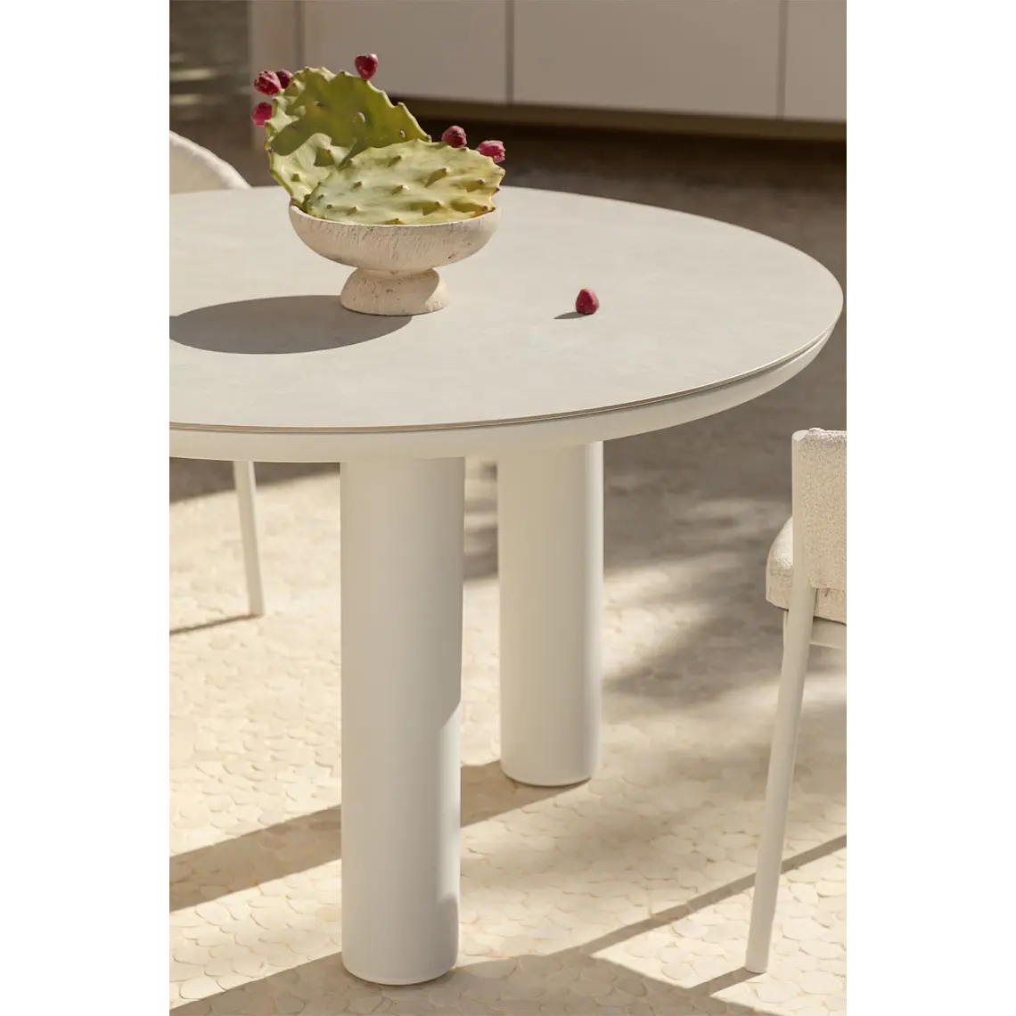 Mesa de jardín redonda Ø120 cm en cerámica y aluminio Garena 3