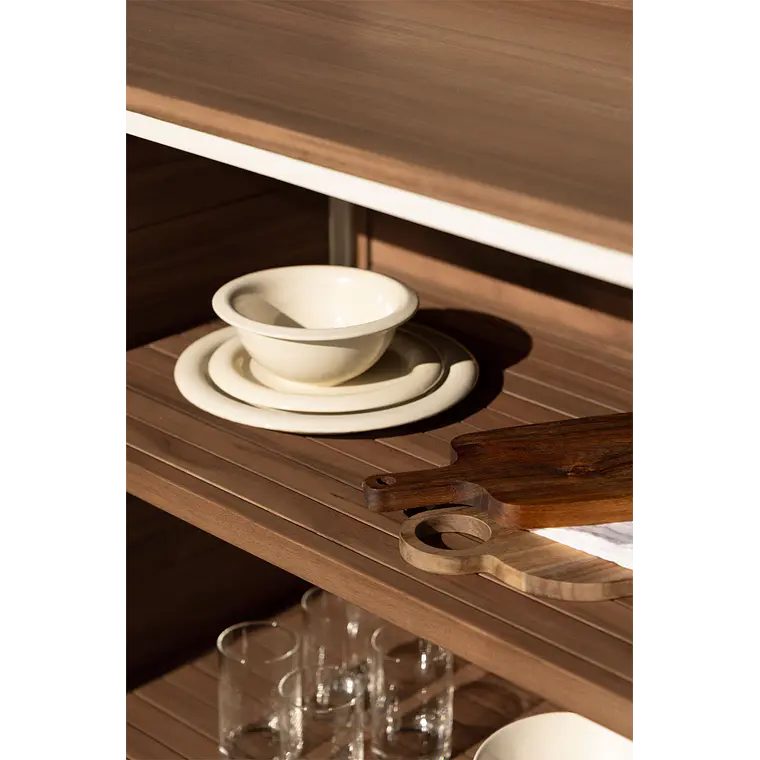 Módulo de almacenaje con estantes para cocina modular de exterior en madera de acacia y aluminio Arenira 3
