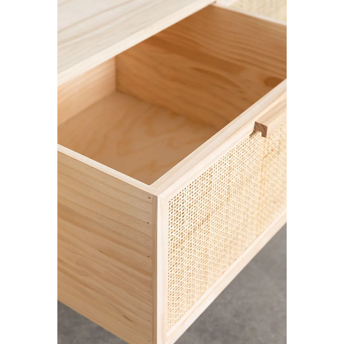 Elivia · Mueble de TV en acabado madera de 135 cm 5