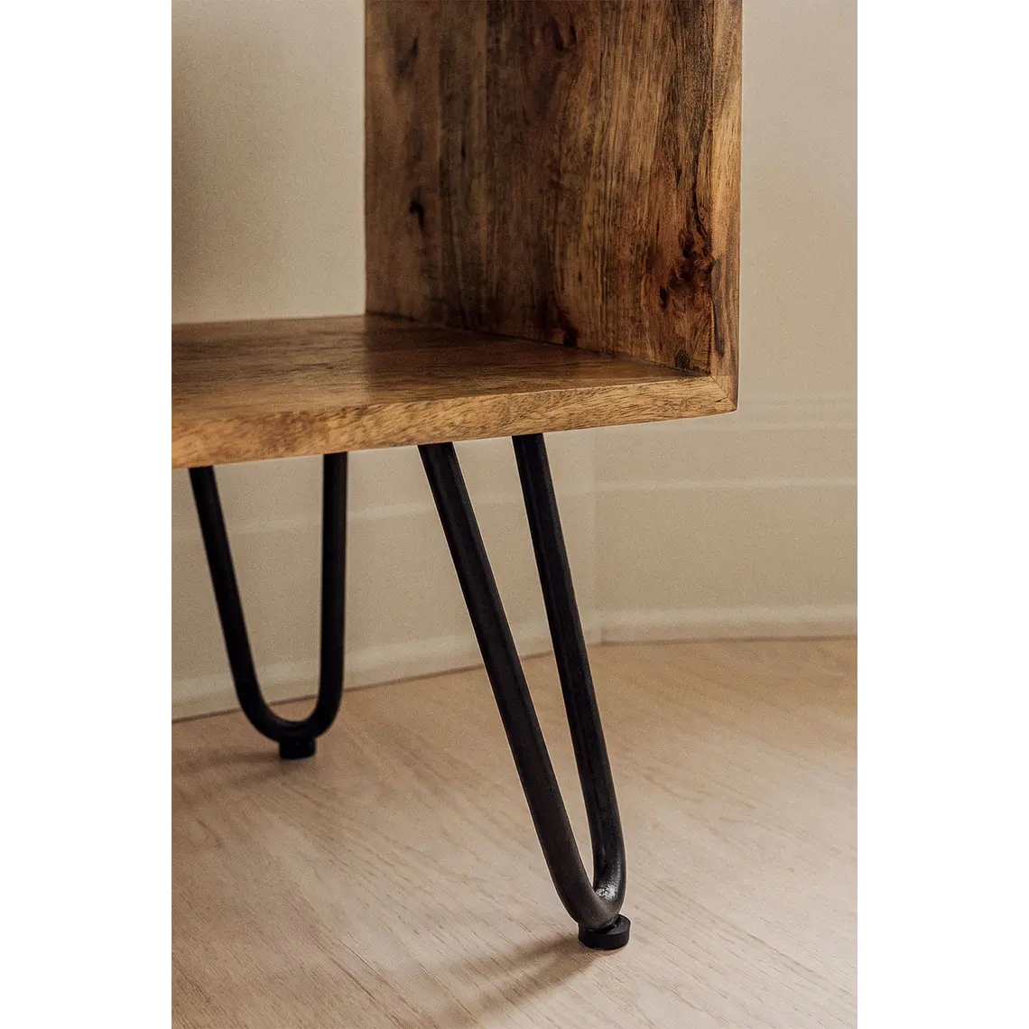 Nerion · Mueble de TV en acabado madera de 140 cm 2