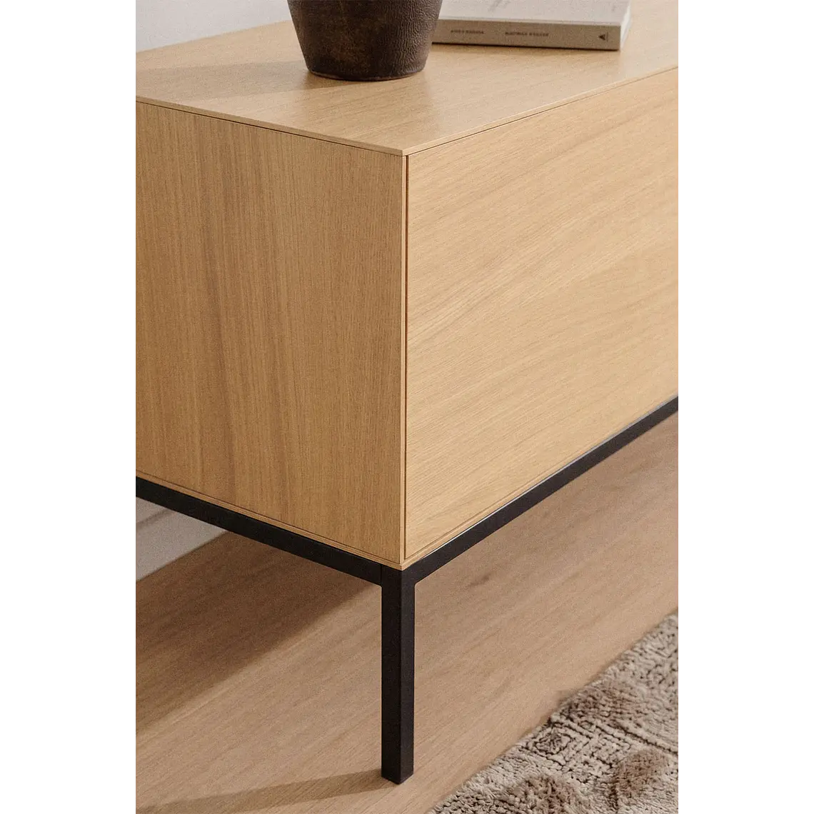 Nerrin · Mueble de TV en acabado madera de 160 cm 2