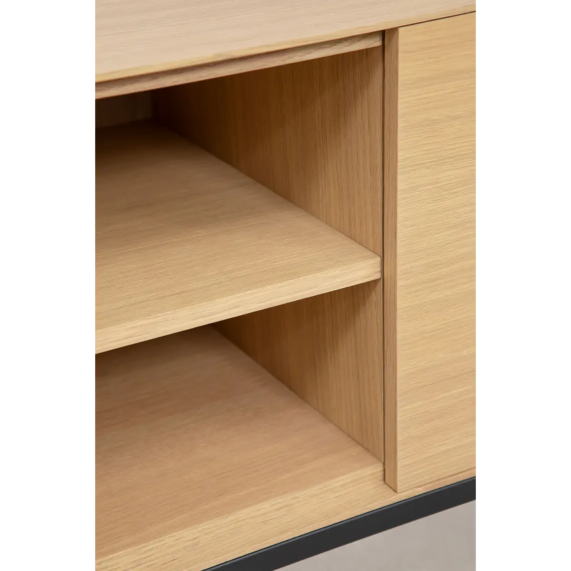 Nerrin · Mueble de TV en acabado madera de 160 cm 8