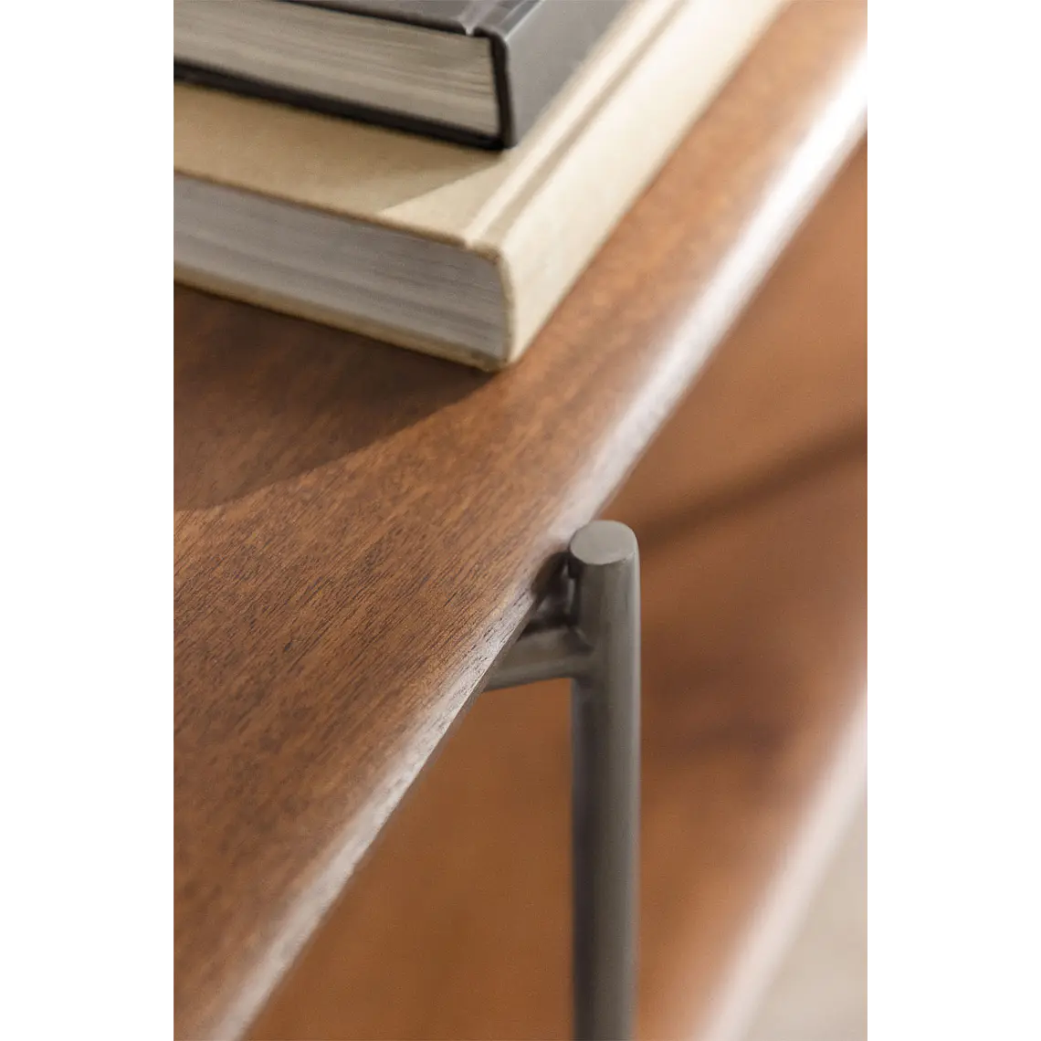 Onaalis · Mueble de TV en acabado madera de 180 cm 2