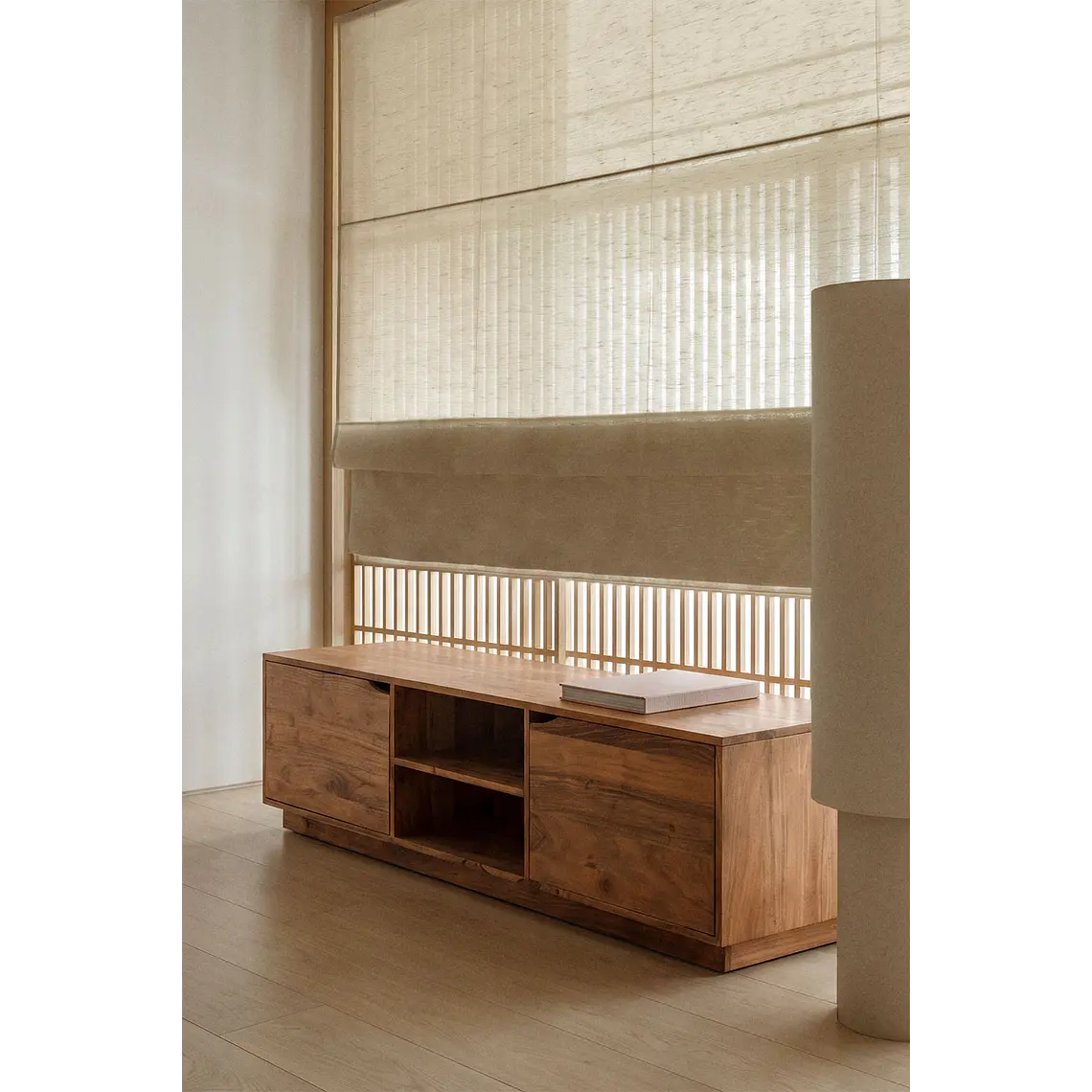 Orena · Mueble de TV en acabado madera de 160 cm 2