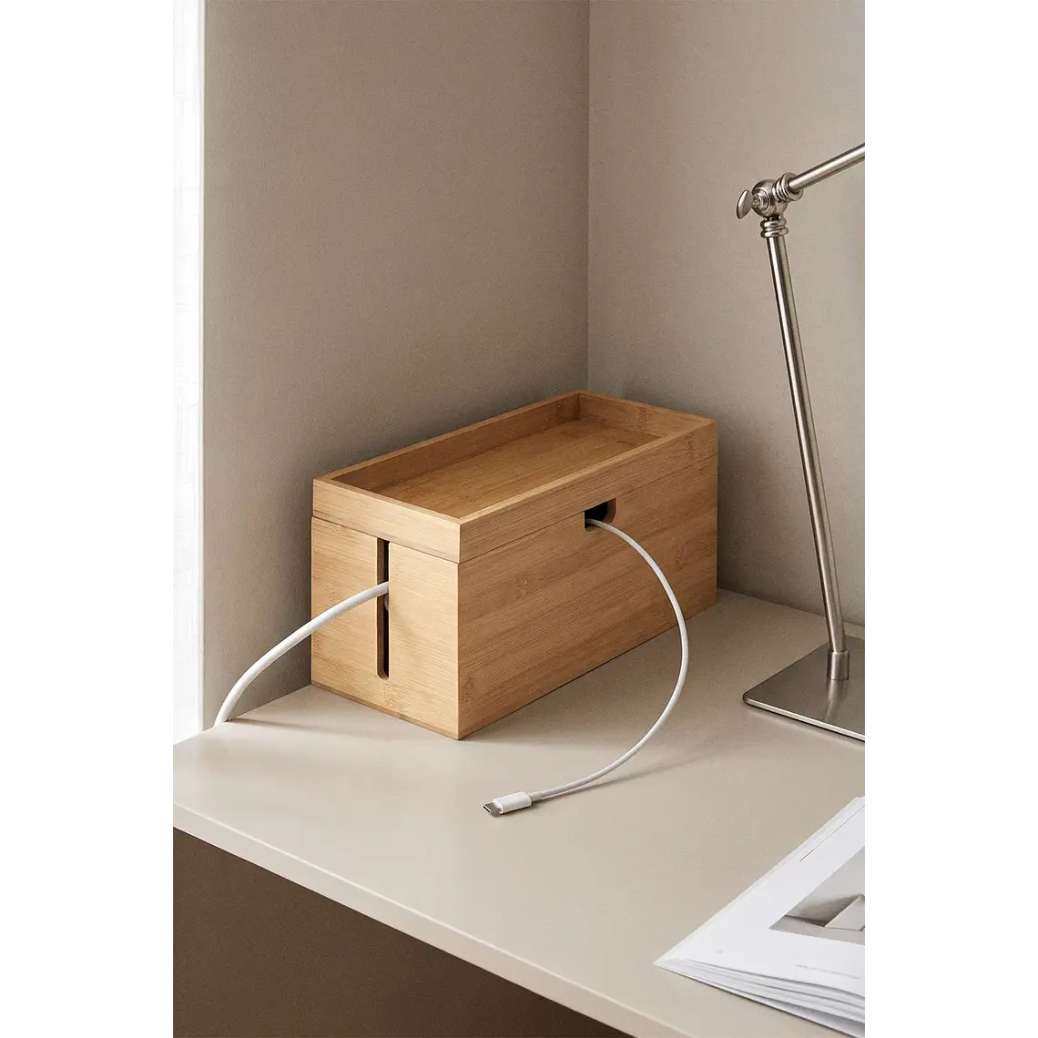 Organizador de cables en bambú 2