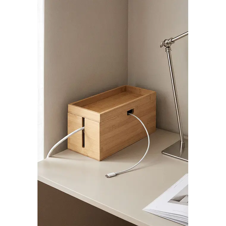 Organizador de cables en bambú 2