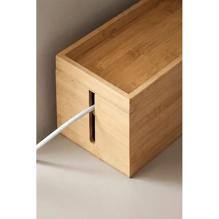 Organizador de cables en bambú 3