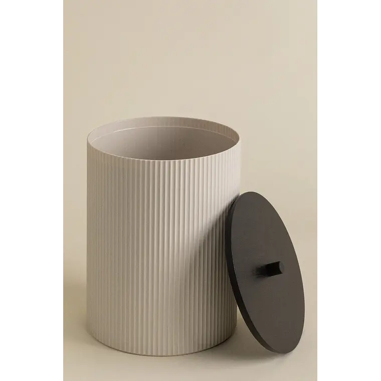 Papelera con tapa en ABS y bambú 4