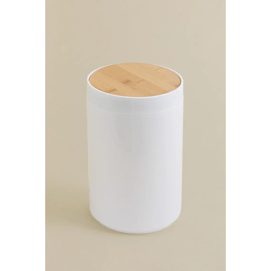 Papelera con tapa 3