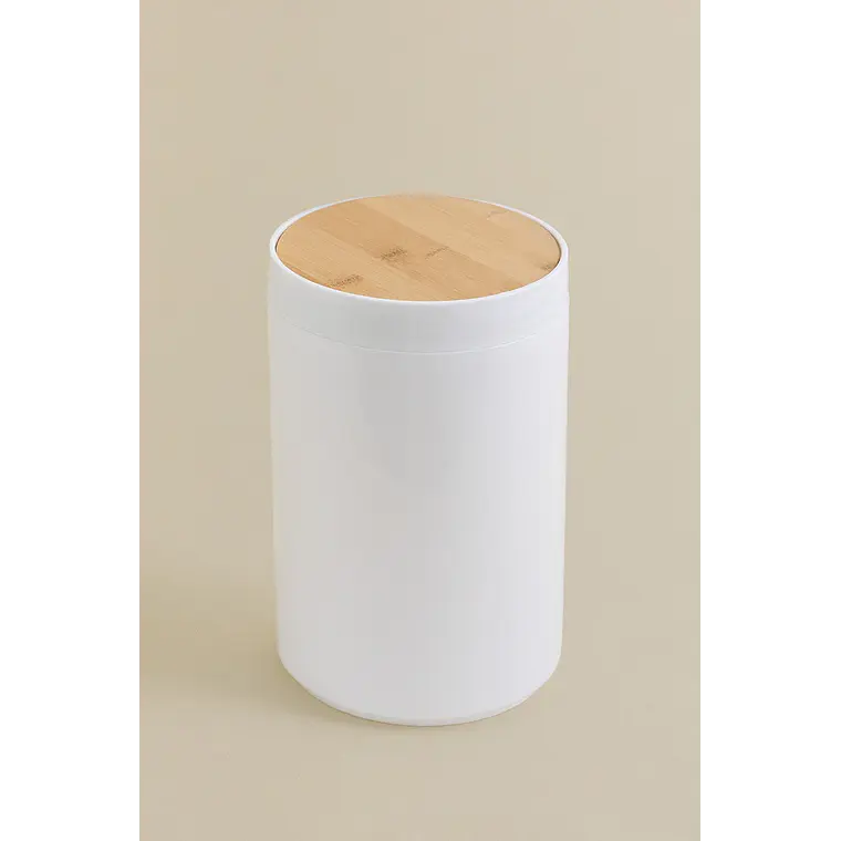 Papelera con tapa 3