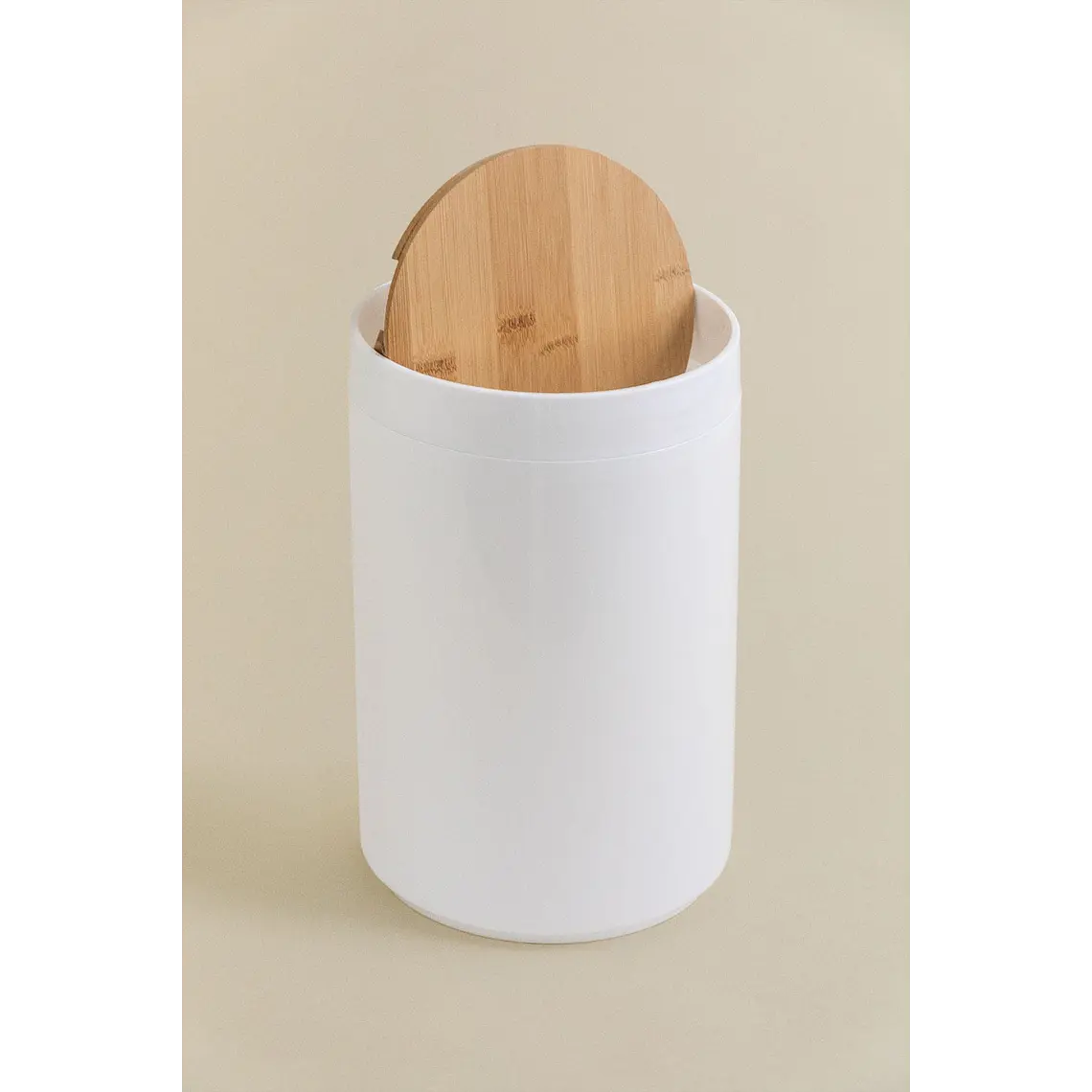 Papelera con tapa 4