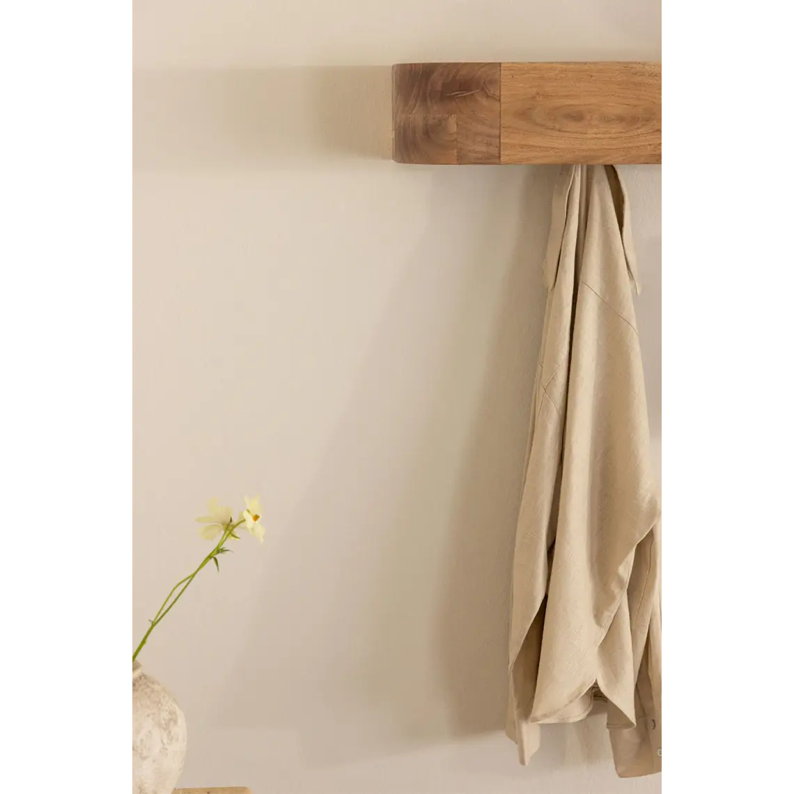 Perchero mural 100 cm en madera de acacia Avela 4
