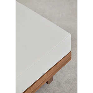 Puff en madera de acacia Renora