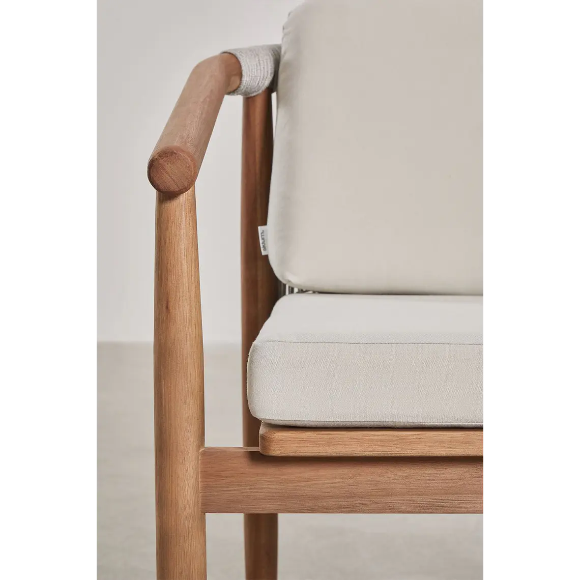 Set de mesa ovalada 260x120 cm en madera de acacia y 10 sillas de jardín en madera de eucalipto Dunena 9