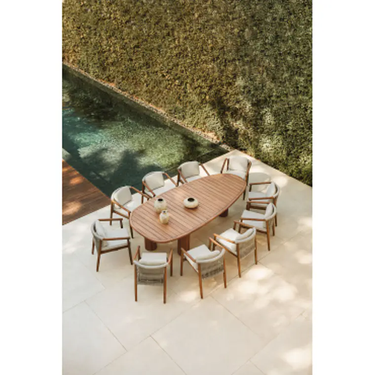 Set de mesa ovalada 260x120 cm en madera de acacia y 10 sillas de jardín en madera de eucalipto Dunena 12