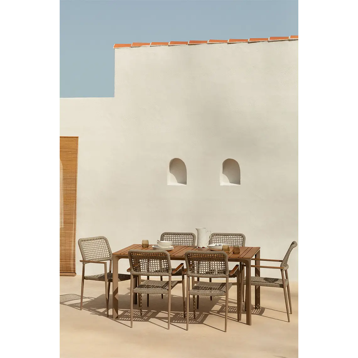 Set de mesa rectangular 160x90 cm en aluminio y madera de teca y 6 sillas apilables en aluminio y cuerda trenzada Elania 1