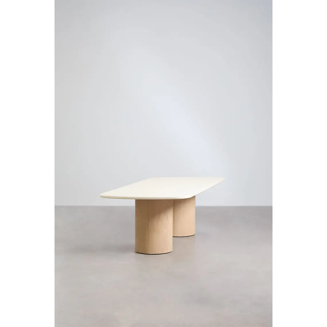 Set de mesa rectangular 230x110 cm y 2 bancos de jardín en cemento y madera de acacia Dorina 3